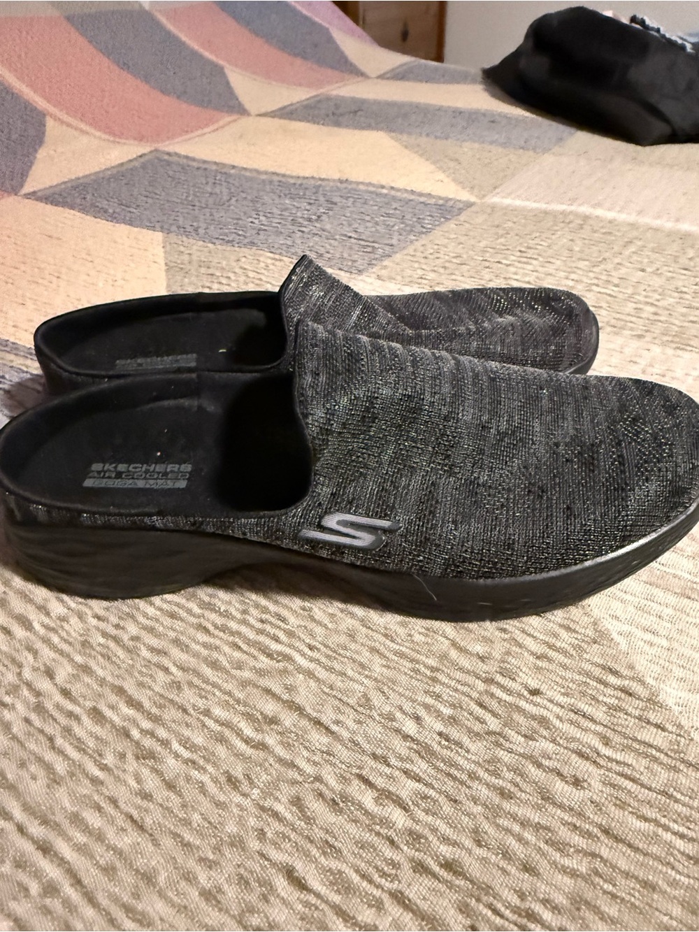 Skechers ladies charcoal size 8.5 Slip on’s literally worn one time